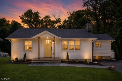 8 Shawondasee Road Vernon NJ 07422
