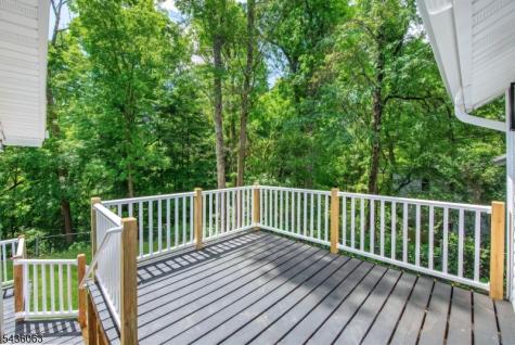 8 Shawondasee Road Vernon NJ 07422