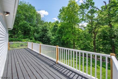8 Shawondasee Road Vernon NJ 07422