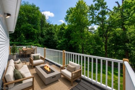 8 Shawondasee Road Vernon NJ 07422