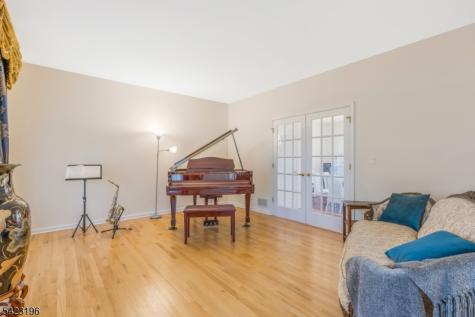 47 Scheurman Terrace Green Brook NJ 08812
