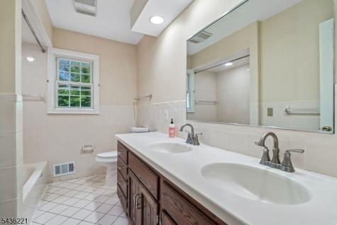 19 Colonial Way New Providence NJ 07974