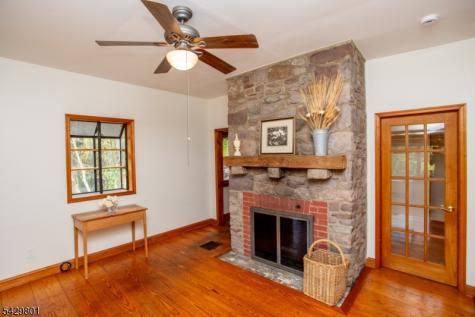 6 Quarry Road Delaware NJ 08559