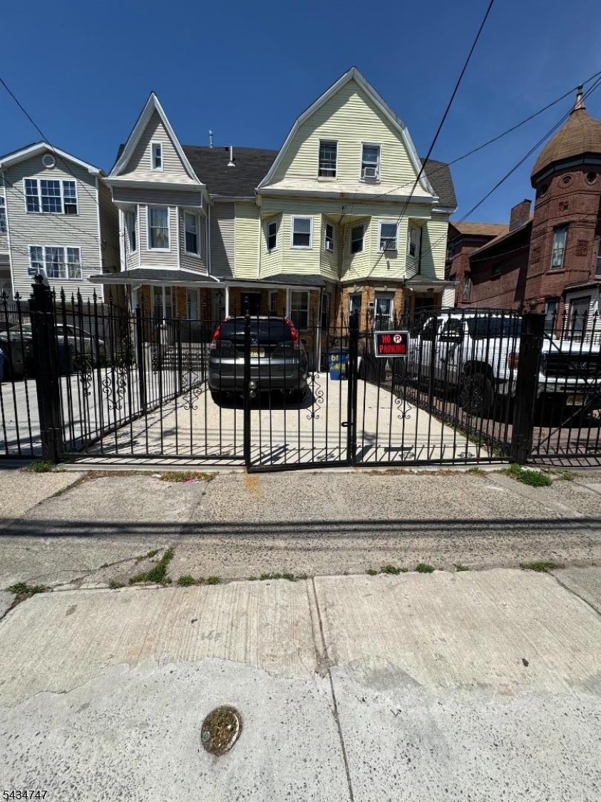 61 Lincoln Avenue Newark NJ 07104
