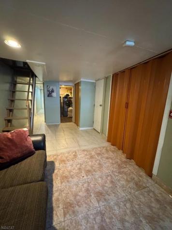 61 Lincoln Avenue Newark NJ 07104