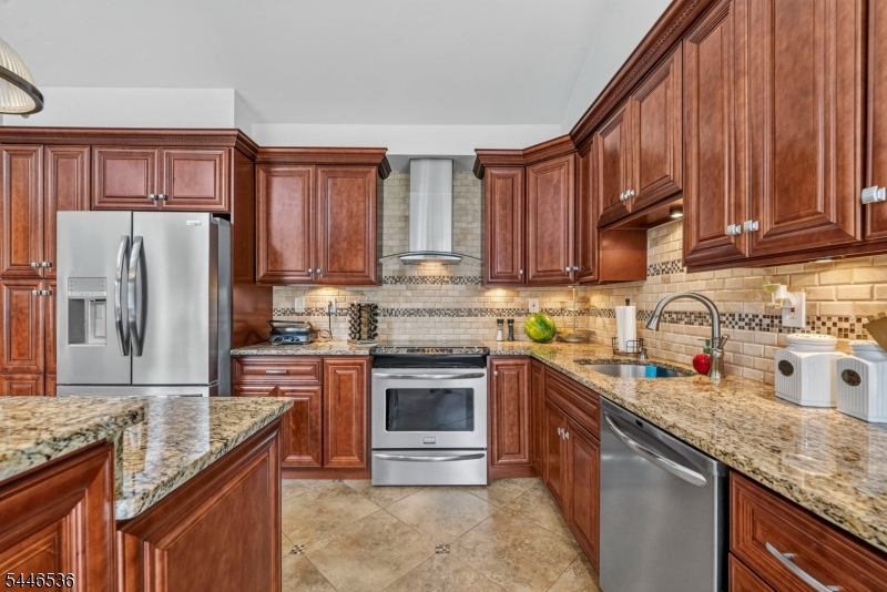 36 Lebanon Trail Hopatcong NJ 07843