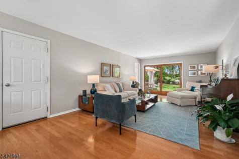 17 Tyndall Road South Brunswick NJ 08824