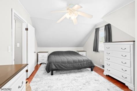 3 Roy Avenue Bloomingdale NJ 07403