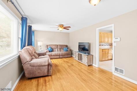 3 Roy Avenue Bloomingdale NJ 07403