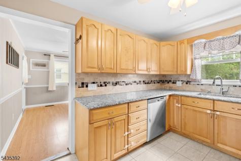 3 Roy Avenue Bloomingdale NJ 07403