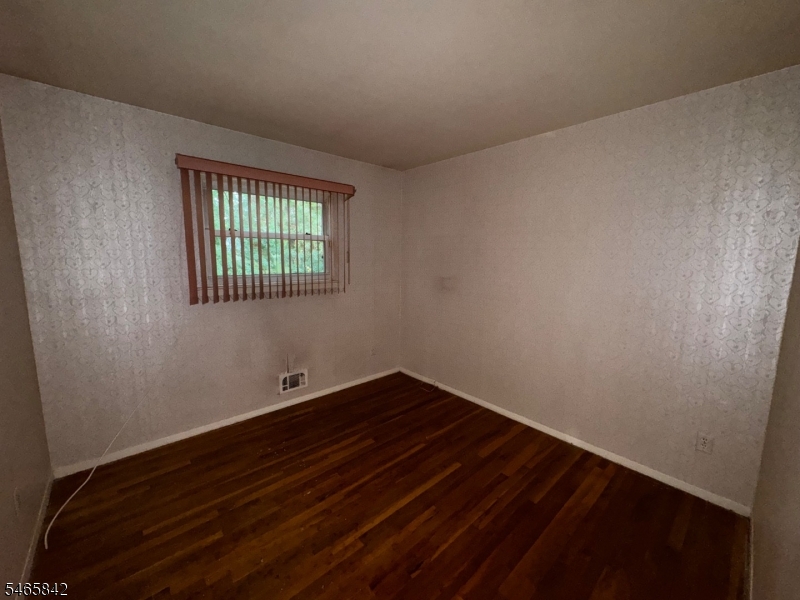 27 Frieda Lane Woodbridge NJ 07067