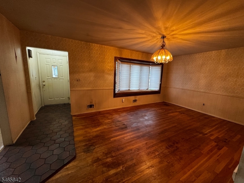 27 Frieda Lane Woodbridge NJ 07067