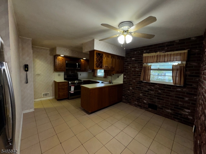 27 Frieda Lane Woodbridge NJ 07067