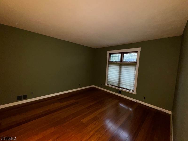 27 Frieda Lane Woodbridge NJ 07067