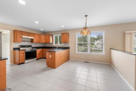 4 Hawthorn Drive Roxbury NJ 07876