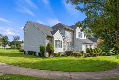 4 Hawthorn Drive Roxbury NJ 07876