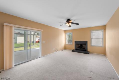 4 Hawthorn Drive Roxbury NJ 07876
