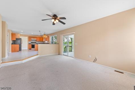 4 Hawthorn Drive Roxbury NJ 07876