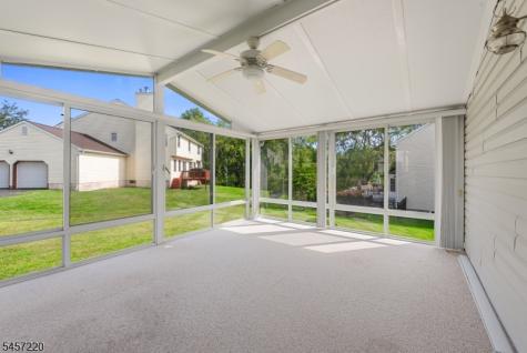4 Hawthorn Drive Roxbury NJ 07876