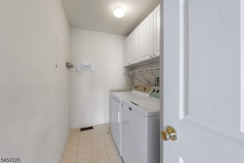 4 Hawthorn Drive Roxbury NJ 07876