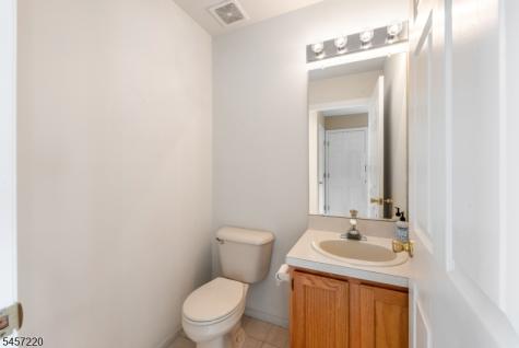 4 Hawthorn Drive Roxbury NJ 07876