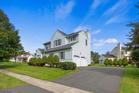 4 Hawthorn Drive Roxbury NJ 07876
