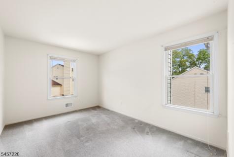 4 Hawthorn Drive Roxbury NJ 07876