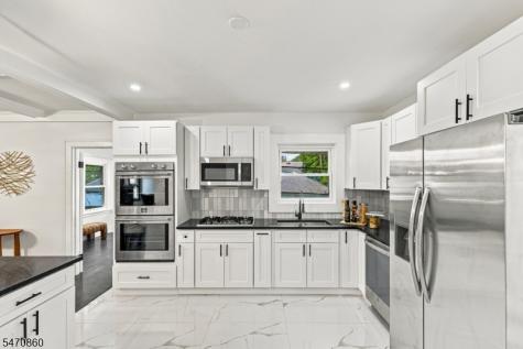 60 Warrington Place East Orange NJ 07017