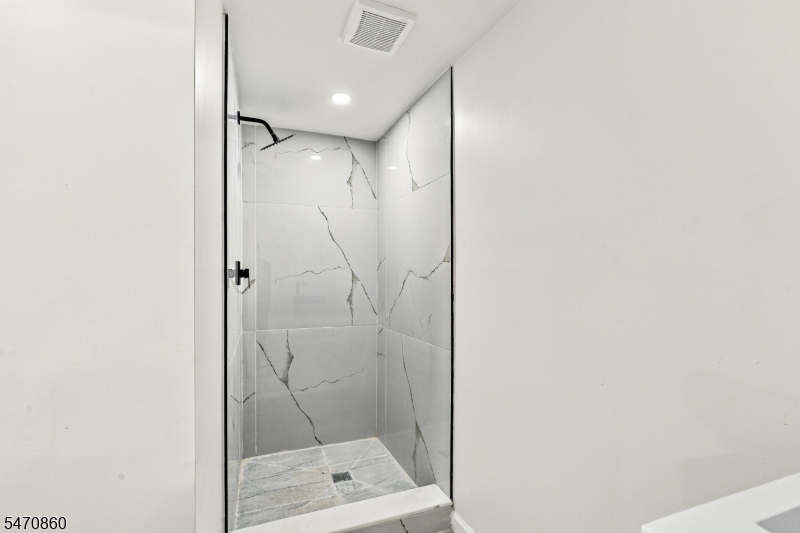 60 Warrington Place East Orange NJ 07017