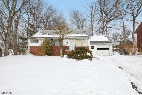 261 Idaho Street Paramus NJ 07652