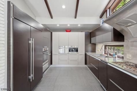 38 Farview Road Millburn NJ 07041