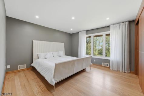 38 Farview Road Millburn NJ 07041