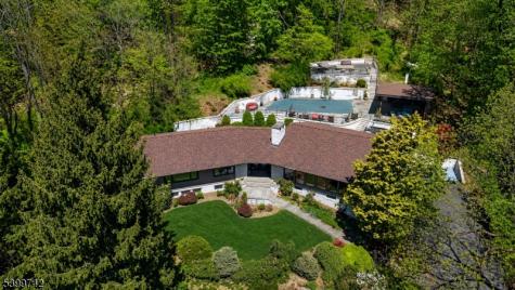 38 Farview Road Millburn NJ 07041