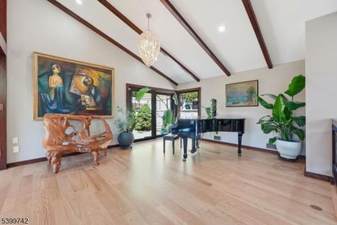 38 Farview Road Millburn NJ 07041