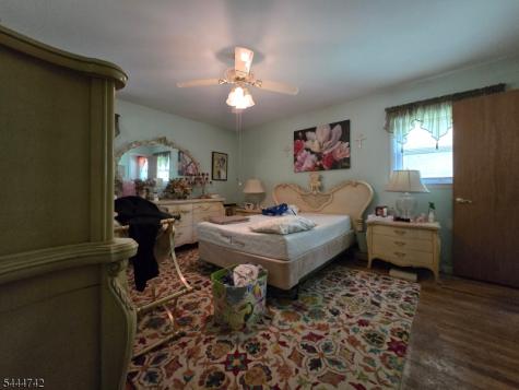 9 Marshall Trail Hopatcong NJ 07843