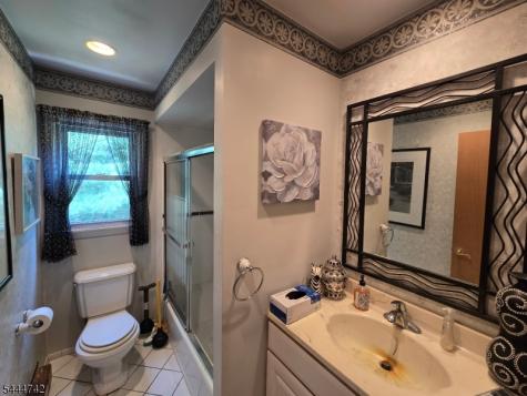 9 Marshall Trail Hopatcong NJ 07843