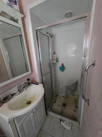 9 Marshall Trail Hopatcong NJ 07843
