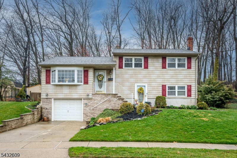 8 Adelphi Court Edison NJ 08837