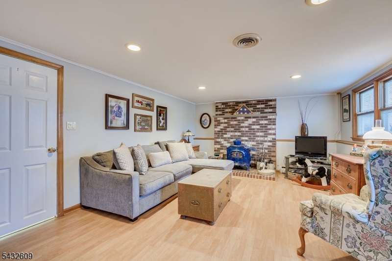 8 Adelphi Court Edison NJ 08837