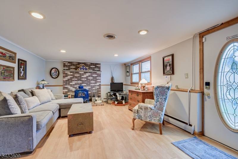 8 Adelphi Court Edison NJ 08837