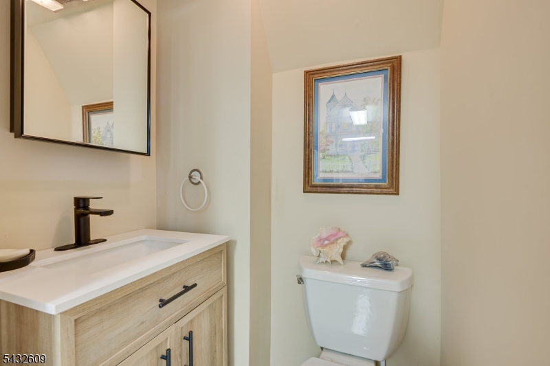 8 Adelphi Court Edison NJ 08837