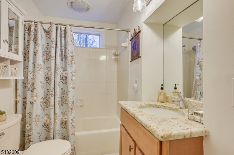 8 Adelphi Court Edison NJ 08837