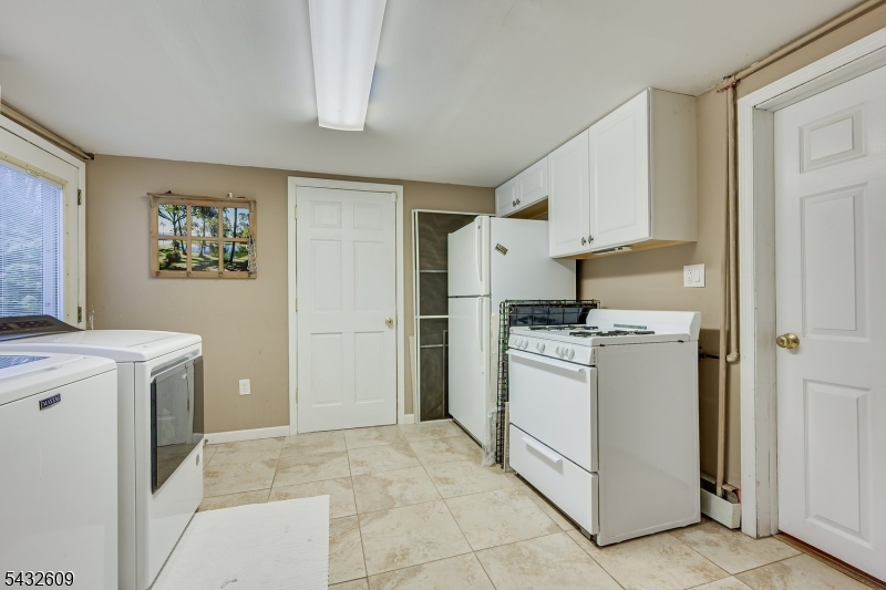 8 Adelphi Court Edison NJ 08837