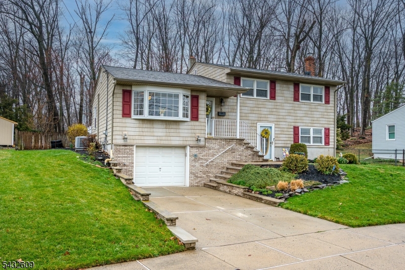 8 Adelphi Court Edison NJ 08837