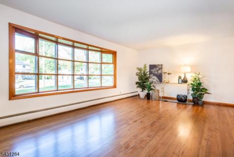 25 Robbins Avenue Berkeley Heights NJ 07922