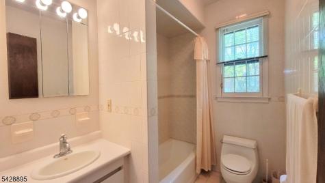 8 De Hart Road Parsippany-troy Hills NJ 07054