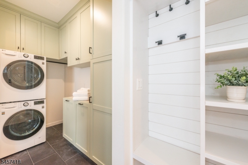 33 Waverly Terrace Bloomfield NJ 07003
