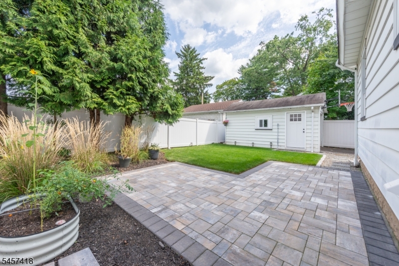 33 Waverly Terrace Bloomfield NJ 07003