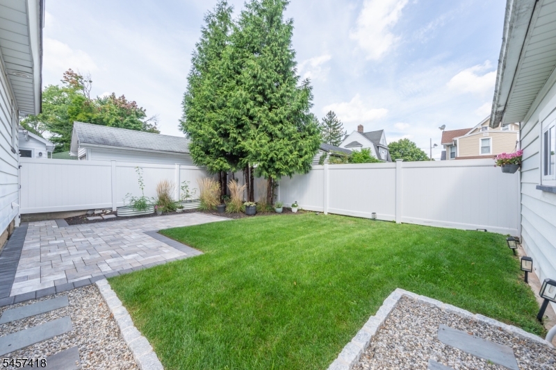 33 Waverly Terrace Bloomfield NJ 07003