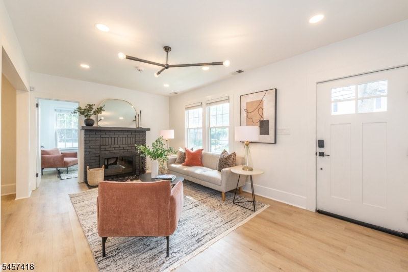 33 Waverly Terrace Bloomfield NJ 07003